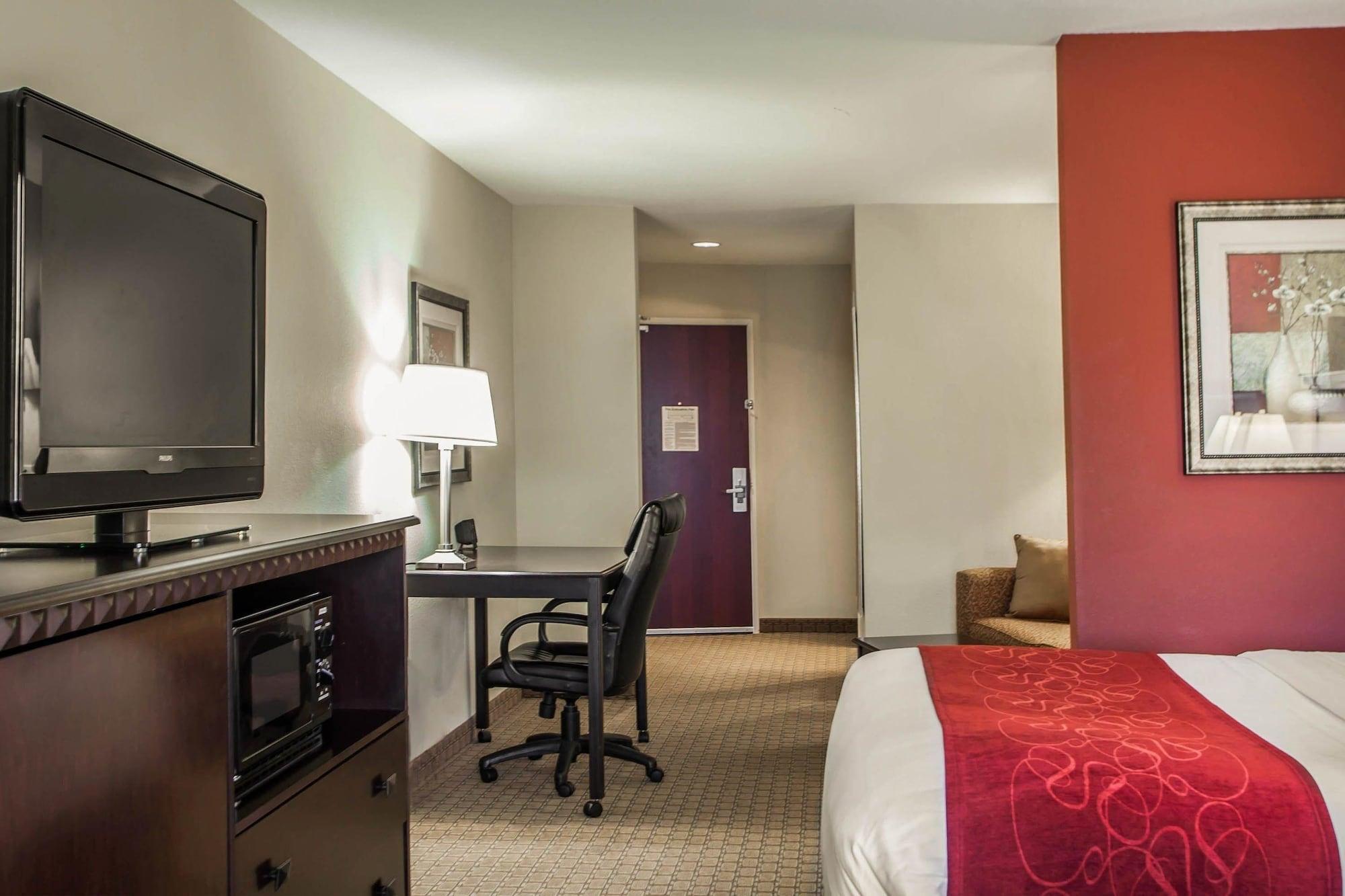 Comfort Suites Bloomington I-55 And I-74 Eksteriør billede